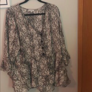 Flare snake skin design shirt